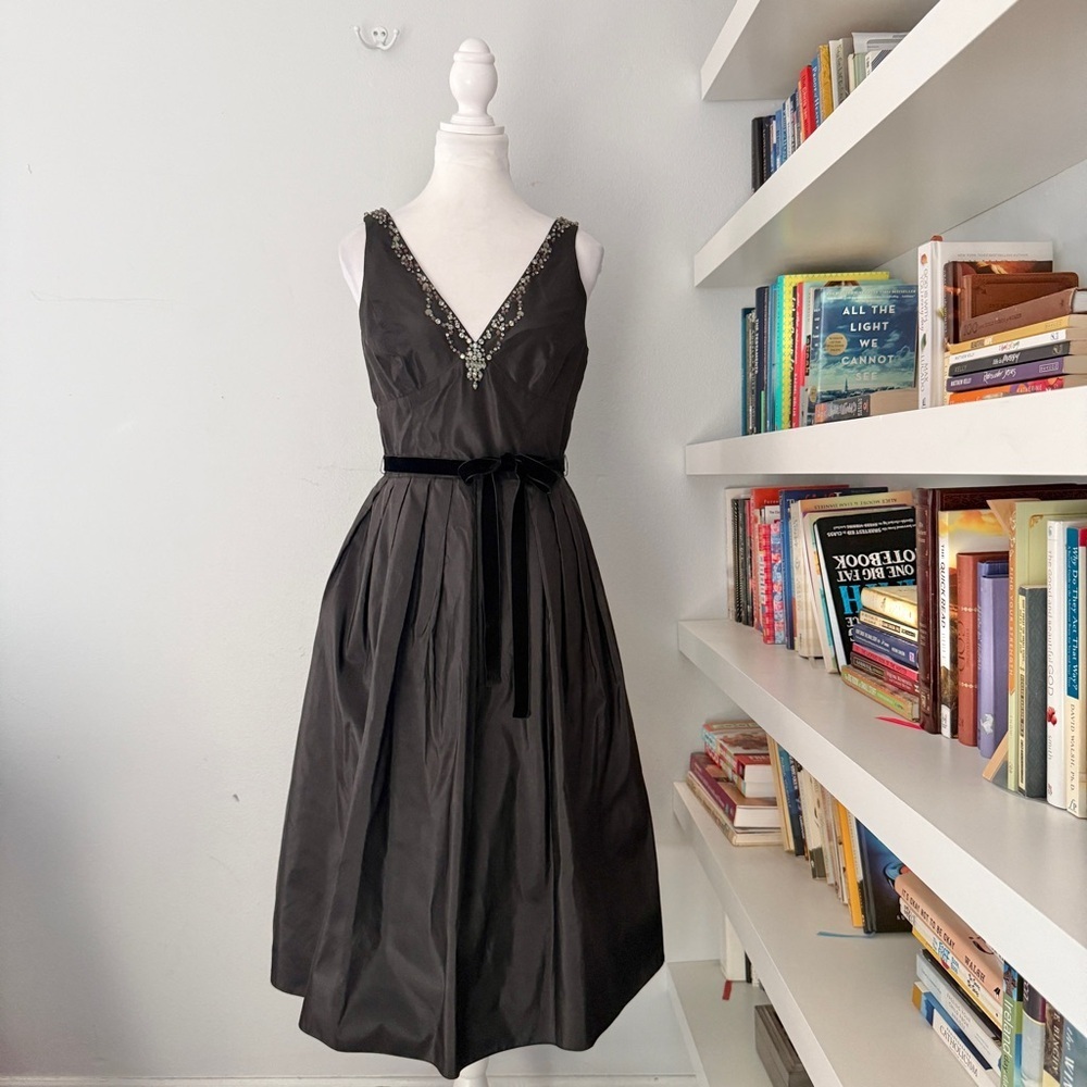 TERI JON Black Evening Silk midi Dress Embellished around v neck sz 8